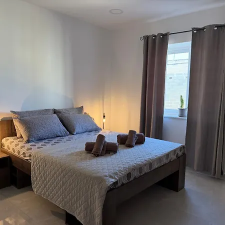 Modern & Spacious 2 Bedroom Pieta Marina Near Valletta *